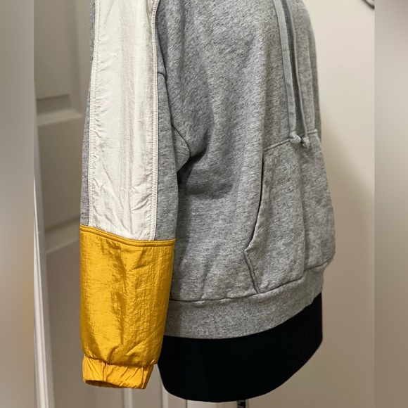 Levi’s Graphic Color Block Hoodie Pullover Sweater - Picture 8 of 16